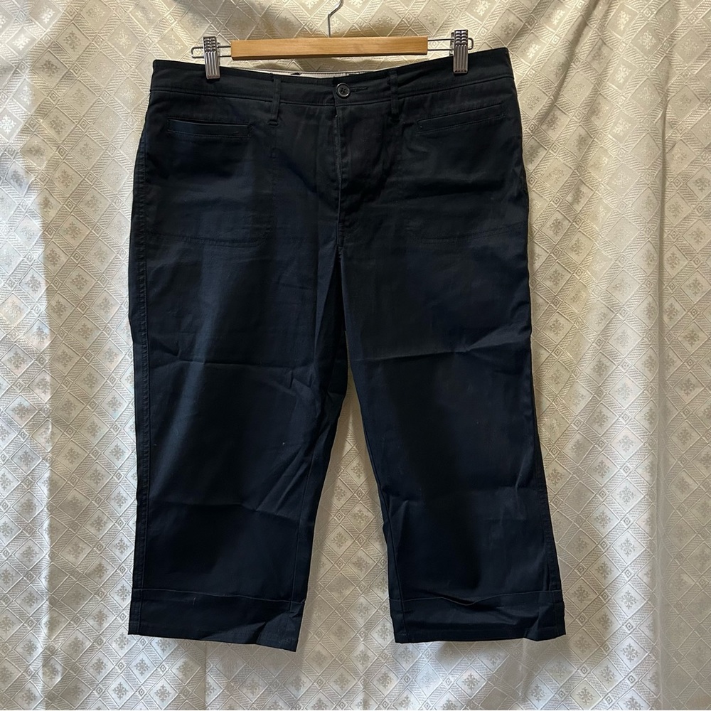 Venezia Stretch Capris size 14 Black